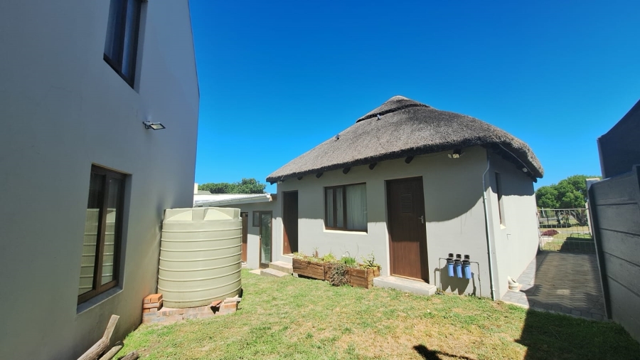 4 Bedroom Property for Sale in Stilbaai Wes Western Cape